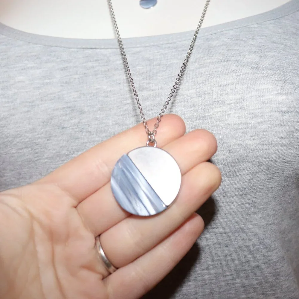 Beautiful silver and blue layered statement necklace 19-21